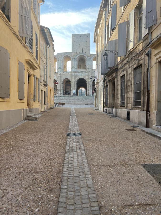 Appartamento Charmante maison avec vue sur les arènes d'Arles Esterno foto